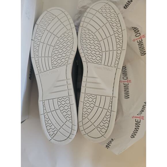 Minnetonka, Women's MOCCASINS, Navy 209 Size 8 - Picture 7 of 10